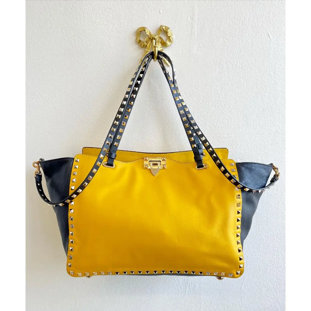 Valentino Rockstud medium yellow black purse