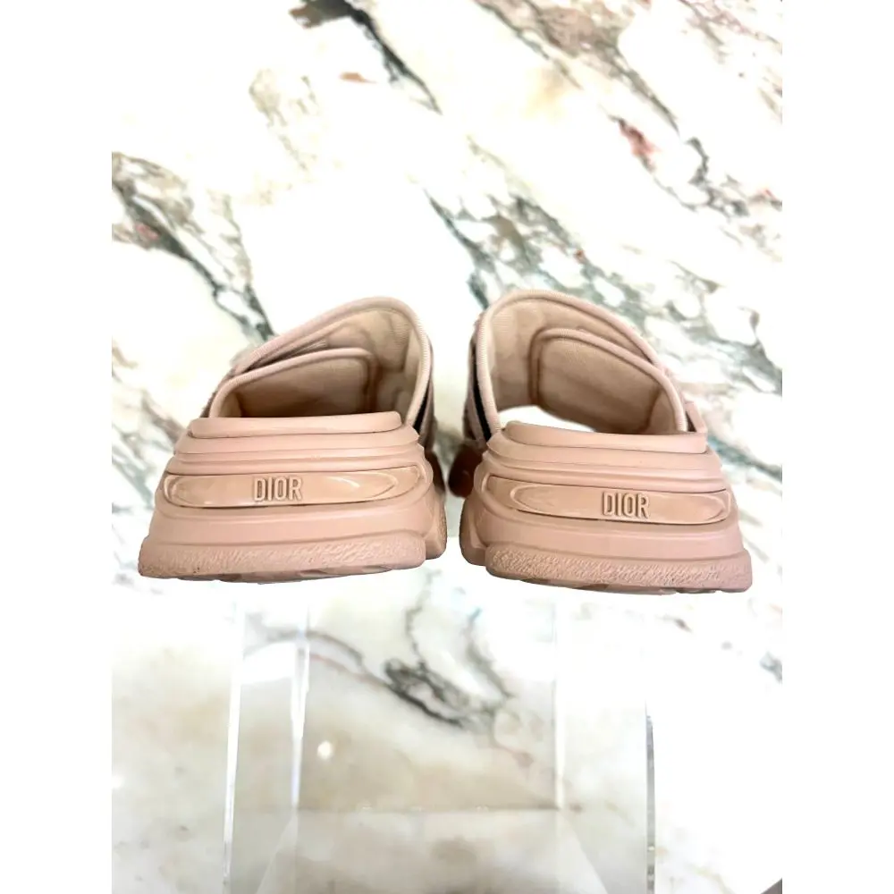 Dior D-Wander beige rubber slides - sz 38