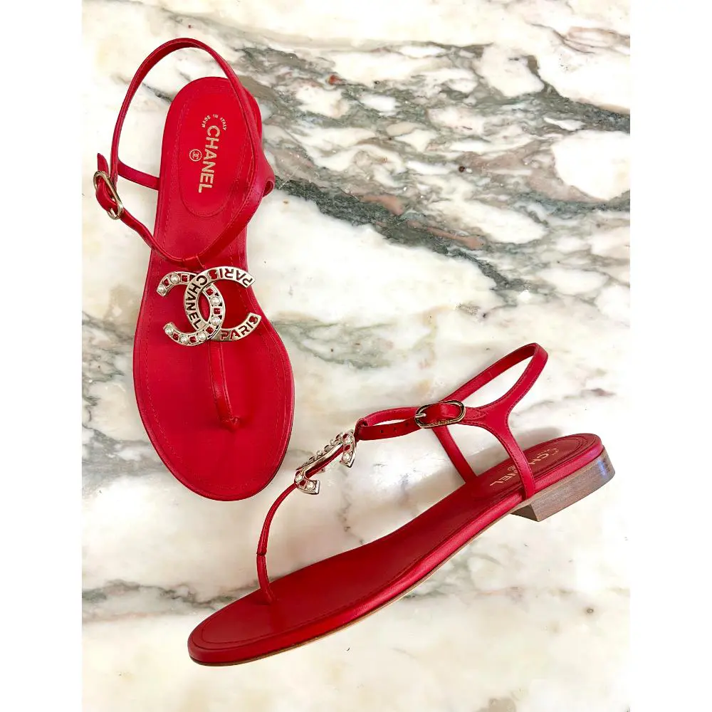 Chanel leather thong sandals with gem and metal CC's ~ sz 37.5