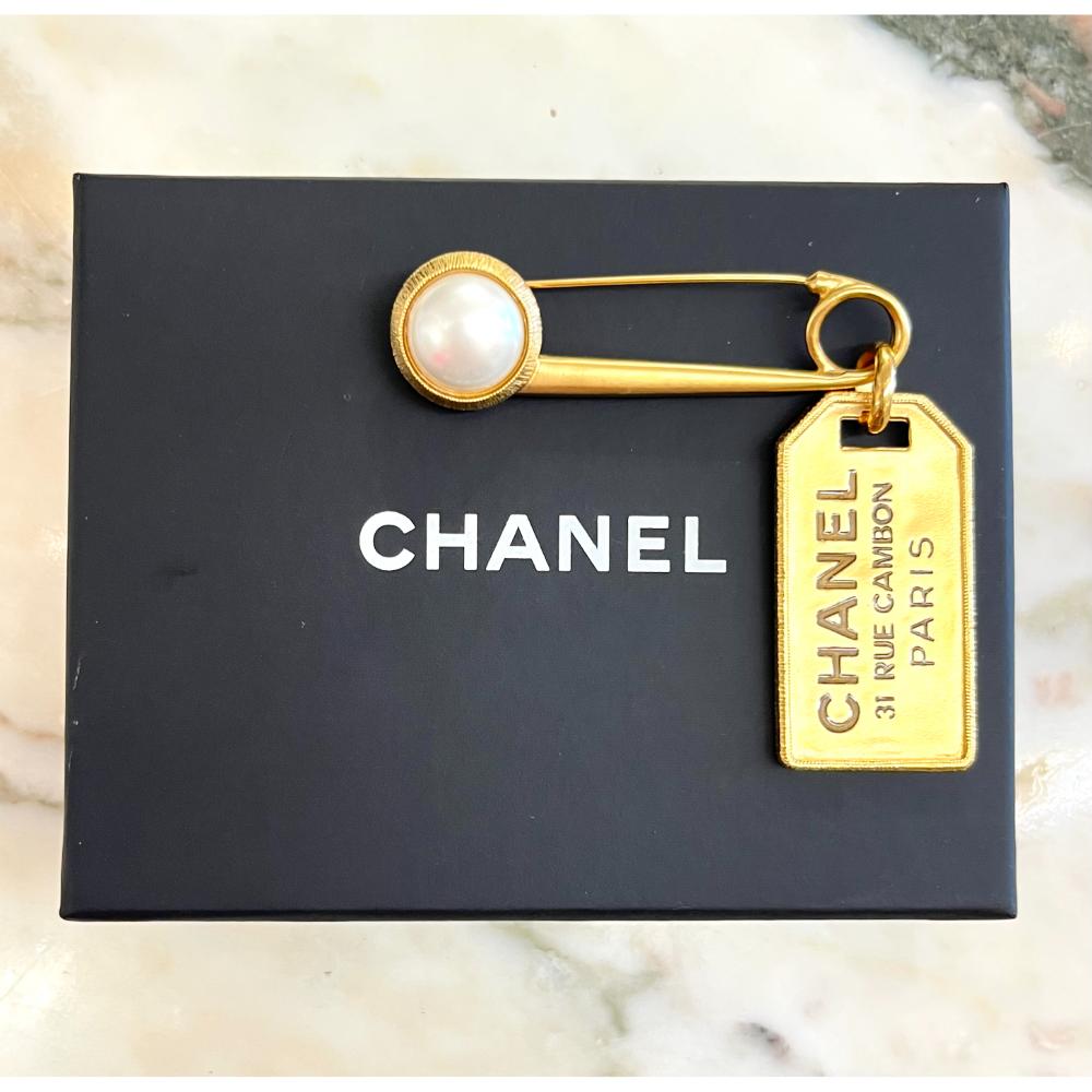Chanel 2020 Rue Cambon tag & pearl brooch