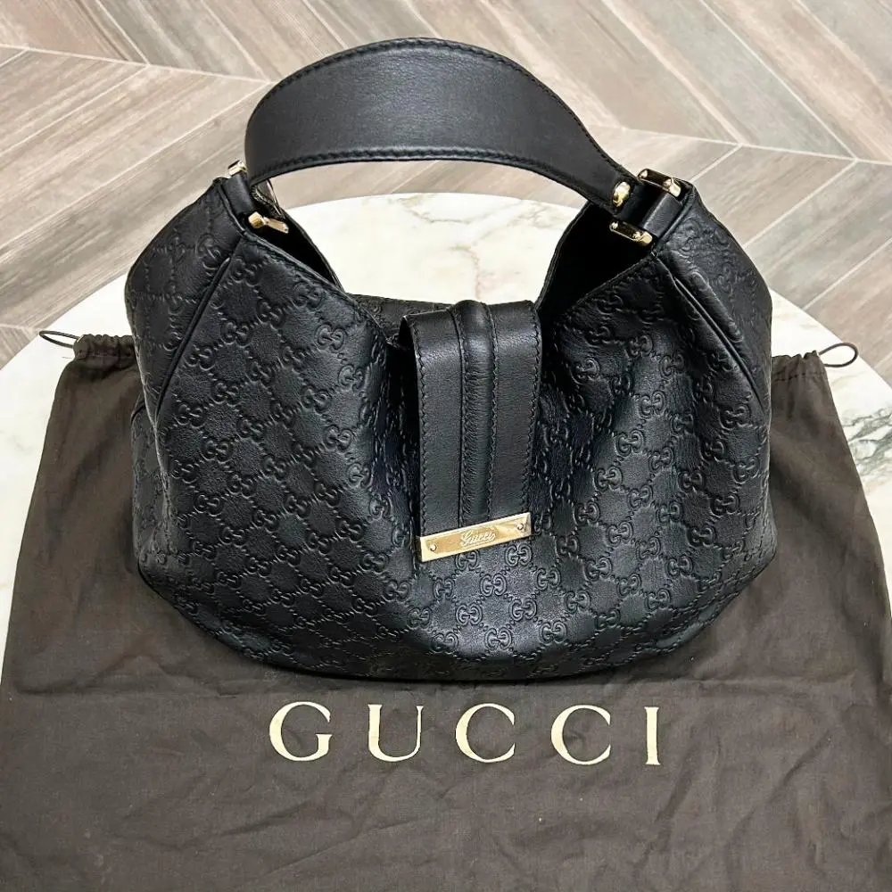 Gucci black leather Guccissima hobo bag