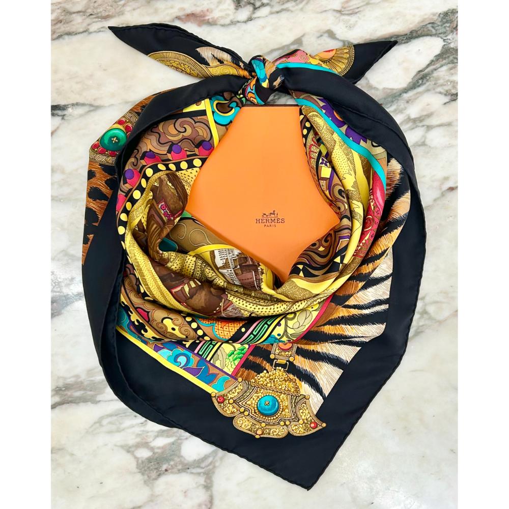 Hermès  La Femme Semelles de Vent black/gold silk scarf