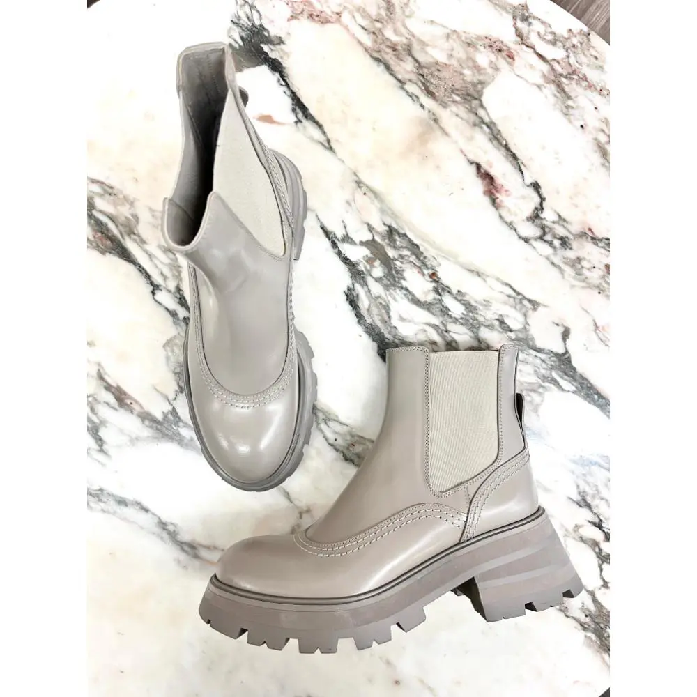 Alexander McQueen Chic Grey Leather Boots for Elegant Steps ~ sz 39