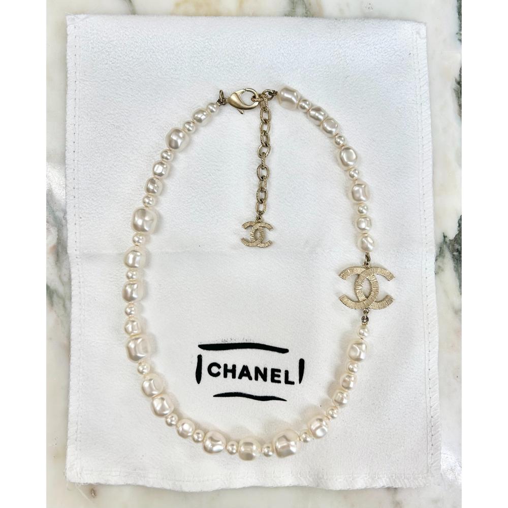 Chanel 2015 faux pearl & gold metal CC necklace