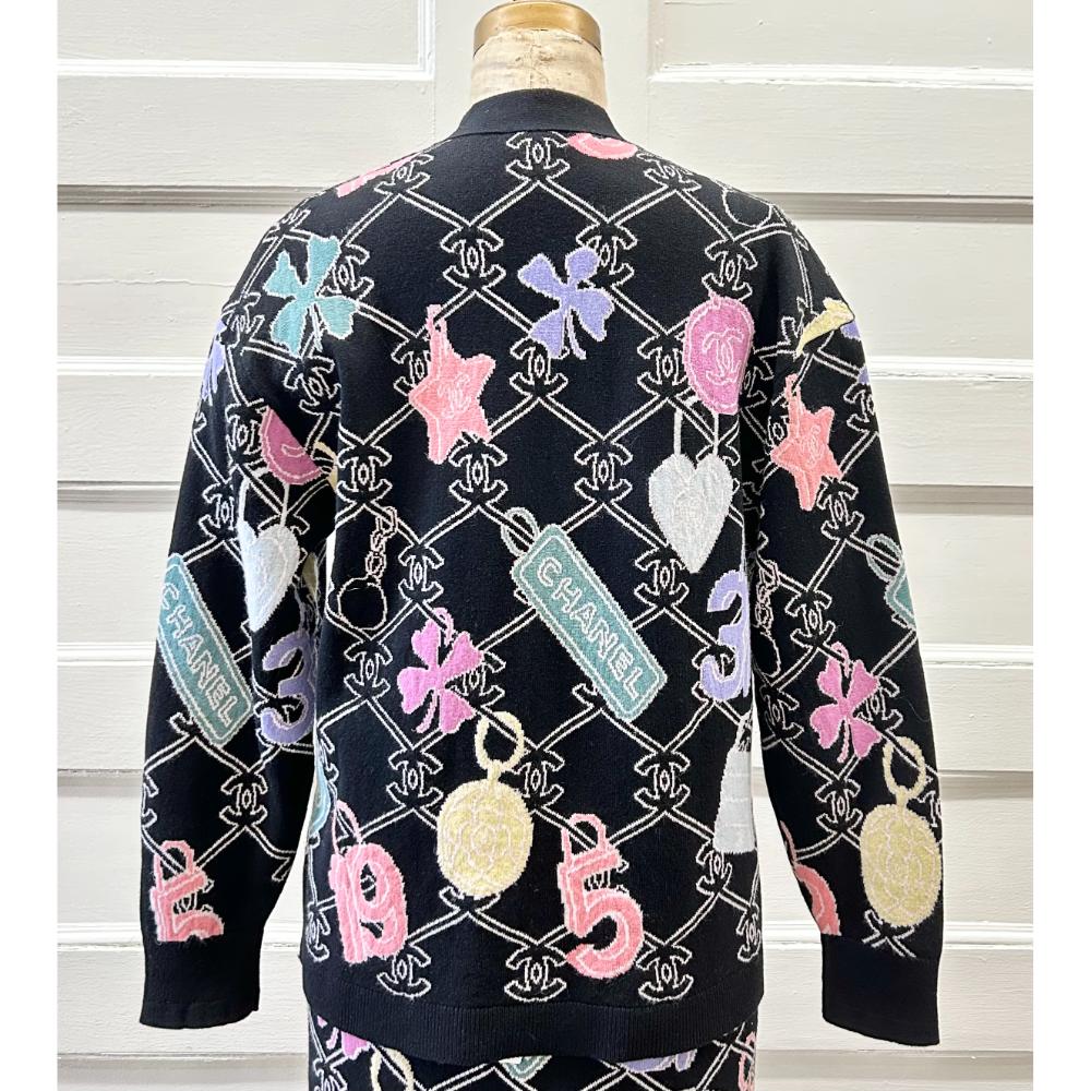 Chanel 2022 New Iconic logos & lucky symbols knit cardigan