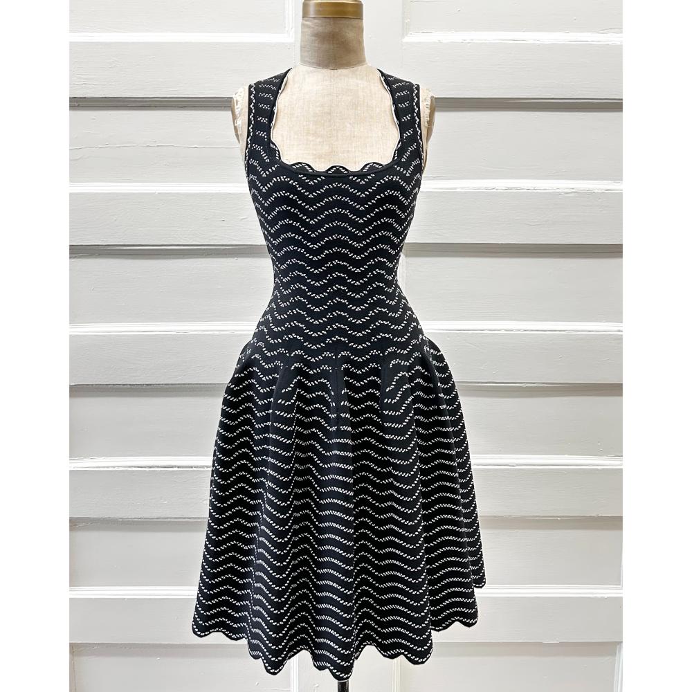 Alaïa black & white fit 'n' flare knit dress w/scalloped trim