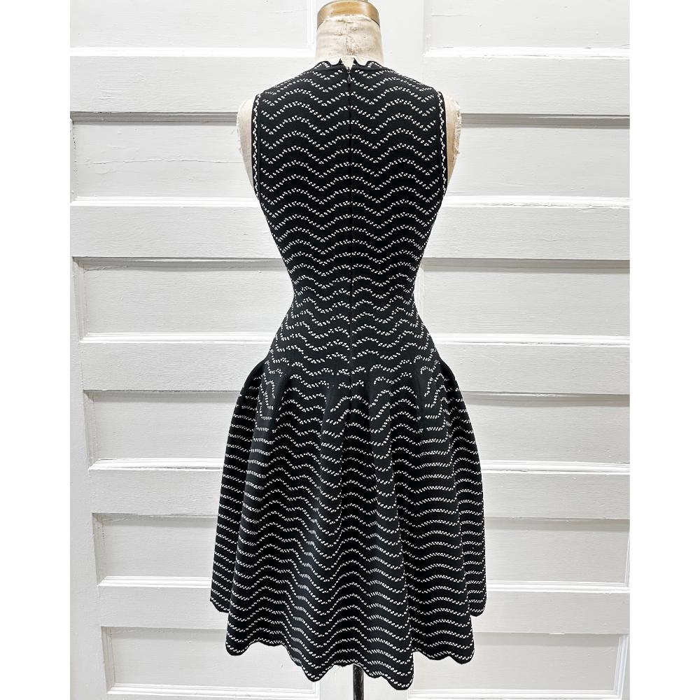 Alaïa black & white fit 'n' flare knit dress w/scalloped trim