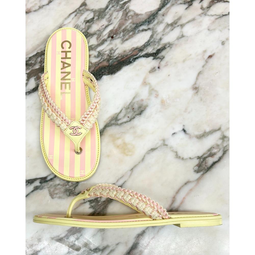 Chanel raffia thong beach sandal in yellow/pink ~ sz 37.5